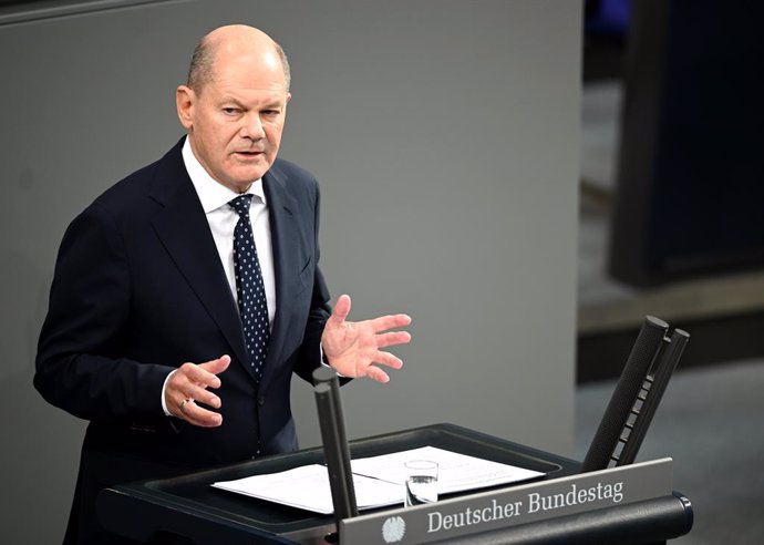 16 October 2024, Berlin: German Chancellor Olaf Scholz delivers the government statement on the upcoming European Summit during a plenary session of the German Bundestag. Photo: Michael Kappeler/dpa