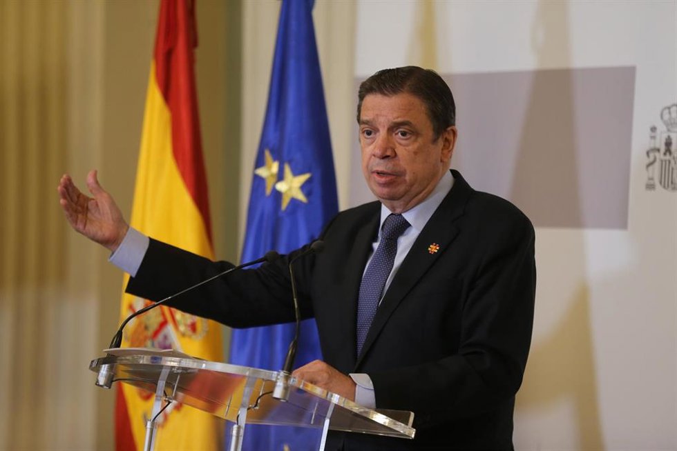 Archivo - El ministro de Agricultura, Pesca y Alimentación, Luis Planas