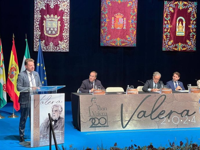 El secretario general de Innovación y Museos de la Consejería de Cultura y Deporte de la Junta de Andalucía, José Ángel Vélez, en la inauguración del congreso sobre Juan Valera.