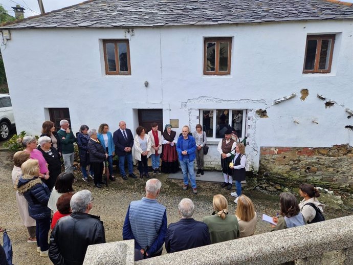 Acto en memoria de Manuel Villares Arias en Castropol