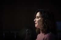 Ayuso traslada su pésame a la familia del taxista fallecido y pide que "caiga el peso de la ley al autor del crimen"