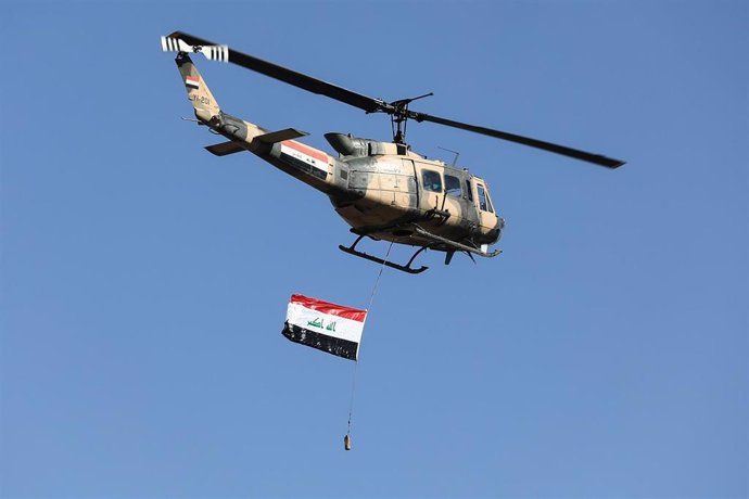 Archivo - Imagen de archivo de un helicóptero militar en la capital de Irak, Bagdad