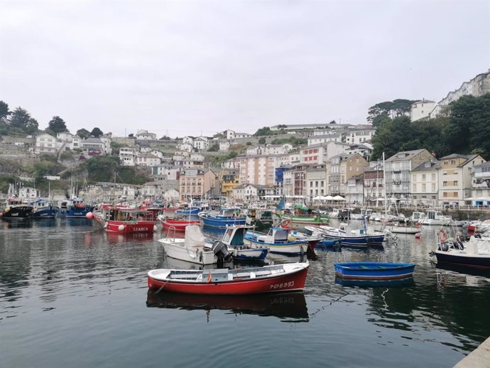 Archivo - Puerto de Luarca, municipio de Valdés. Barcos. Pesca.