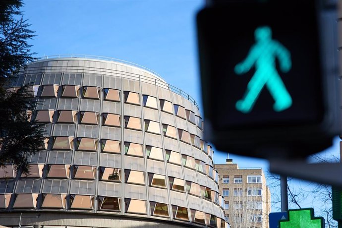 Archivo - Vista de la fachada del Tribunal Constitucional el día en el que se celebra el acto solemne de toma de posesión de los cuatro nuevos magistrados en el Tribunal Constitucional (TC), a 9 de enero de 2023, en Madrid (España). Los nuevos magistrados