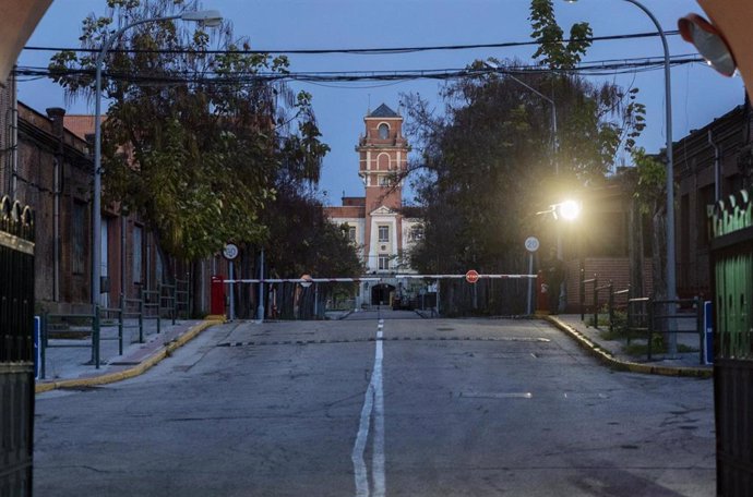 Archivo - Exterior del cuartel de Carabanchel, a 11 de noviembre de 2023, en Madrid (España).