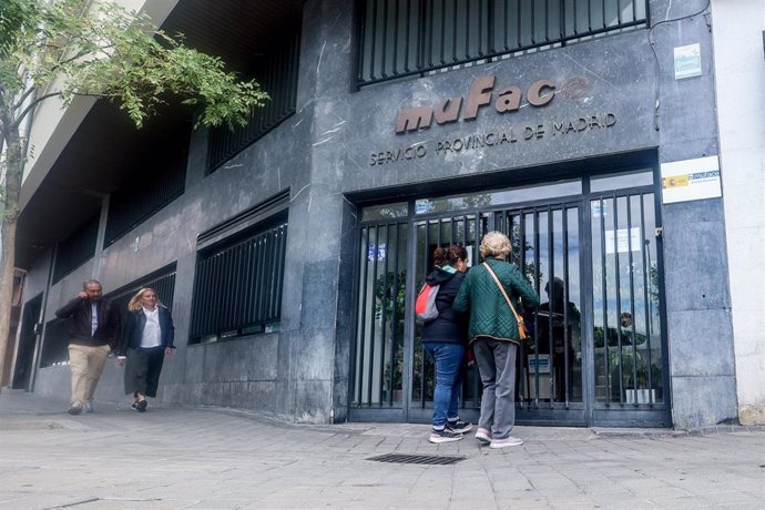 Fachada de un edificio de Muface, en Avenida de Pablo Iglesias, a 11 de octubre de 2024, en Madrid (España).