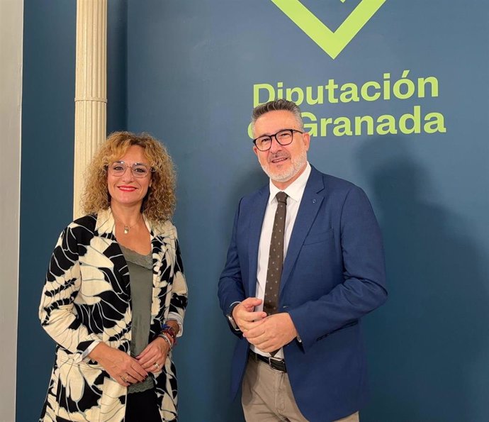 Los diputados provinciales de Turismo y de Fondos Europeos en Granada, Marta Nievas y Antonio Díaz