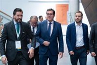 Garamendi (CEOE) cree "interesante" la disposición de Sidenor para "liderar" Talgo, una empresa "vital" para Euskadi