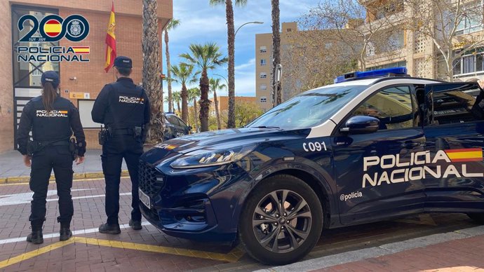 La Policia Nacional deté a Alacant a un menor per simular un robatori per submissió química.