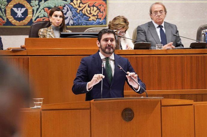 El portavoz de VOX en las Cortes de Aragón, Alejandro Nolasco, en el Debate sobre el estado de la Comunidad.