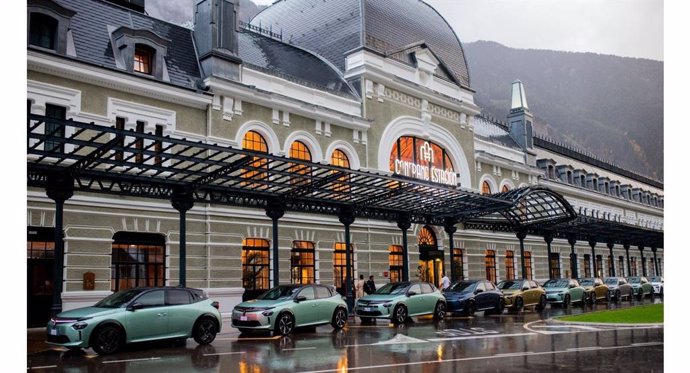 Presentación de Lancia Ypsilon en la Estación de Canfranc.