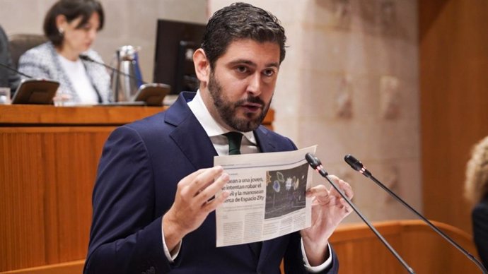 El portavoz de VOX en las Cortes de Aragón, Alejandro Nolasco, en su intervención en el Debate sobre el estado de la Comunidad.