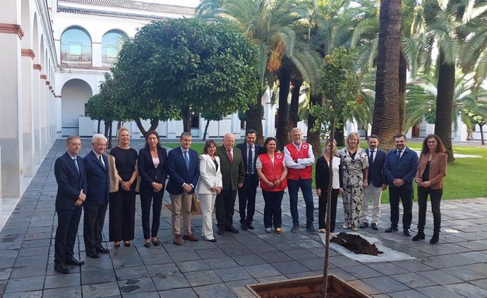 Acto simbólico con motivo del 160 aniversario de la creación de Cruz Roja Española en el Parlamento de Andalucía.