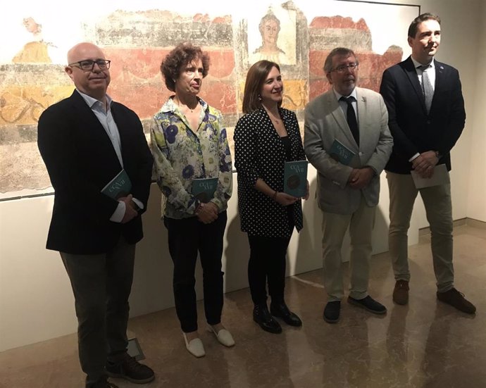 Presentación de la exposición "CCA-XVII. Colonia Caesaraugusta" recorre en 17 piezas arqueológicas 500 años de historia de Zaragoza