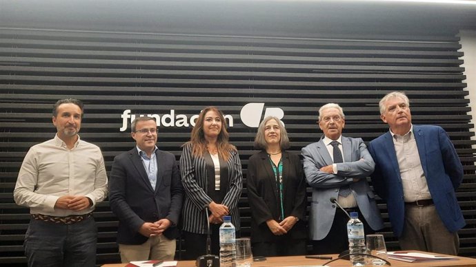 Firma de un convenio de colaboración entre la Dipuación de Badajoz y Fundación CB.