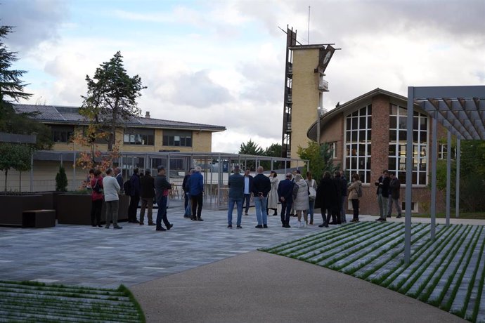 Un renovado espacio Ágora completa las infraestructuras del campus universitario conquense.