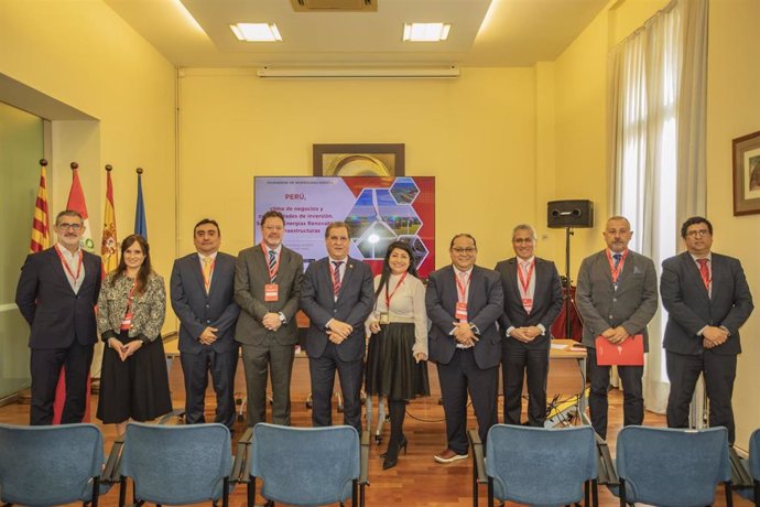 Asistentes a la jornada sobre oportunidades de inversión en Perú.