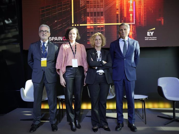 Foto de familia de  EY y SpainCap.