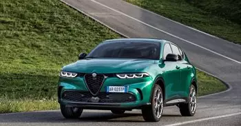 Stellantis retirará en España casi un millar de vehículos Alfa Romeo Tonale por un problema en el freno