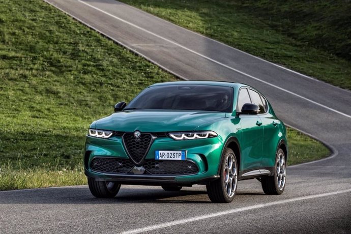 Archivo - El nuevo Alfa Romeo Híbrido Enchufable Q4