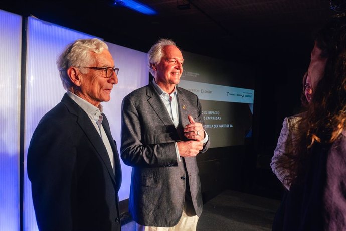 Sir Ronald Cohen y Paul Polman piden pasar a negocios "netamente positivos", que contribuyan al bienestar de la gente.