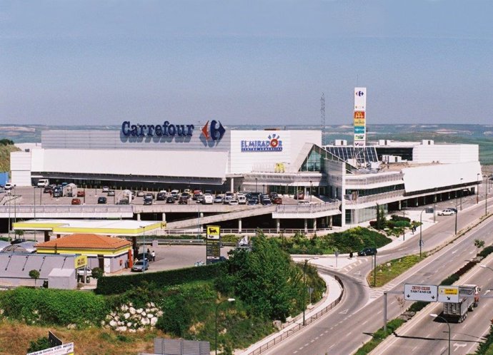 Archivo - Centro comercial de Burgos comprado por Carmila, filial de Carrefour.