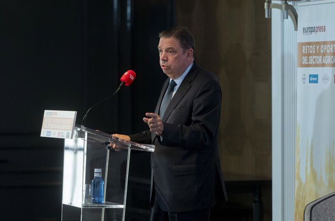 El ministro de Agricultura, Pesca y Alimentación, Luis Planas, interviene durante un desayuno informativo de Europa Press, en el Hotel Rosewood Villa Magna, a 10 de octubre de 2024, en Madrid (España). La jornada se denomina Retos y Oportunidades del S