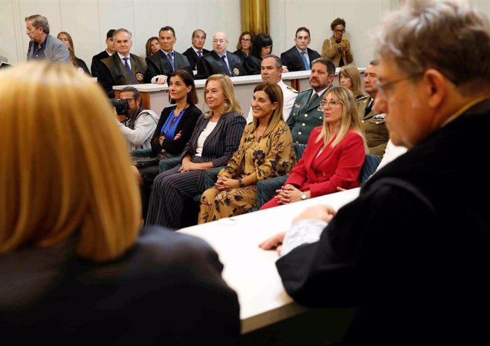 Jesús Dacio Arteaga, en el centro al fondo de la imagen, en el acto de apertura de los tribunales en Cantabria. Será el nuevo fiscal jefe en la comunidad autónoma