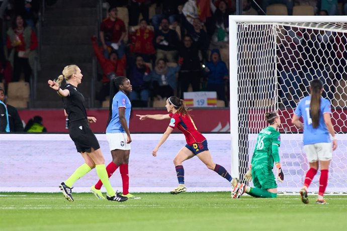 Archivo - Aitana Bonmati of Spain celebrates a goal during the Final UEFA Womens Nations League match played between Spain and France at La Cartuja stadium on February 28, 2024, in Sevilla, Spain.