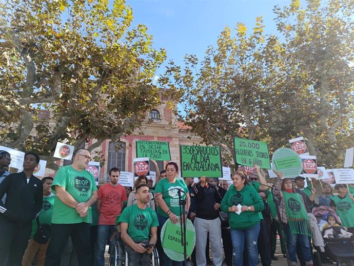 Entidades contrarias al fallo del TC este viernes ante el Parlament