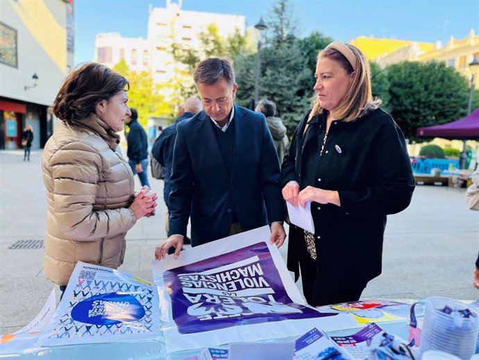 El alcalde de Albacete, Manuel Serrano, en la Jornada de promoción de la salud y bienestar emocional, organizada por la Mesa Técnica Local para la Prevención del Suicidio