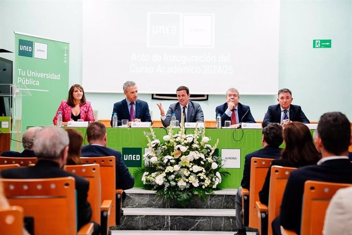 Apertura del nuevo curso de la UNED en Almería.