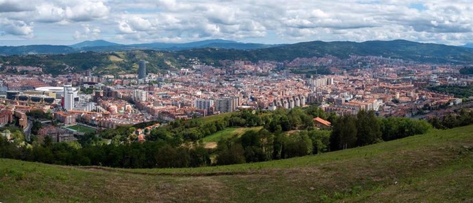 Archivo - Panorámica de Bilbao.