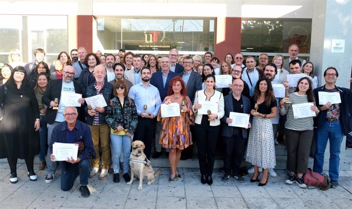 Foto de familia con motivo de la entrega de los premios RadiUS.