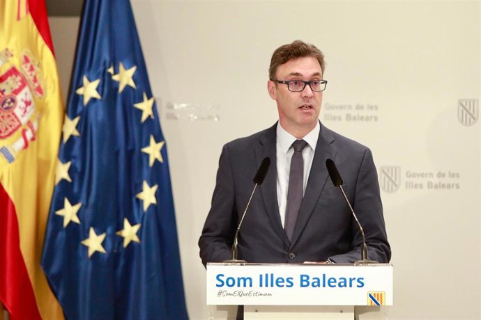 El portavoz del Ejecutivo, Antoni Costa, en la rueda de prensa posterior al Consell de Govern.