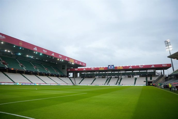 Estadio del Nuevo Arcángel de Córdoba preparado para el partido España-Serbia de la Nations League 2024/25.