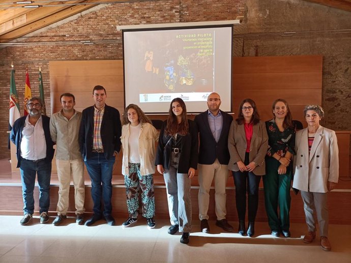 Presentación del proyecto piloto de voluntariado internacional de la UEx