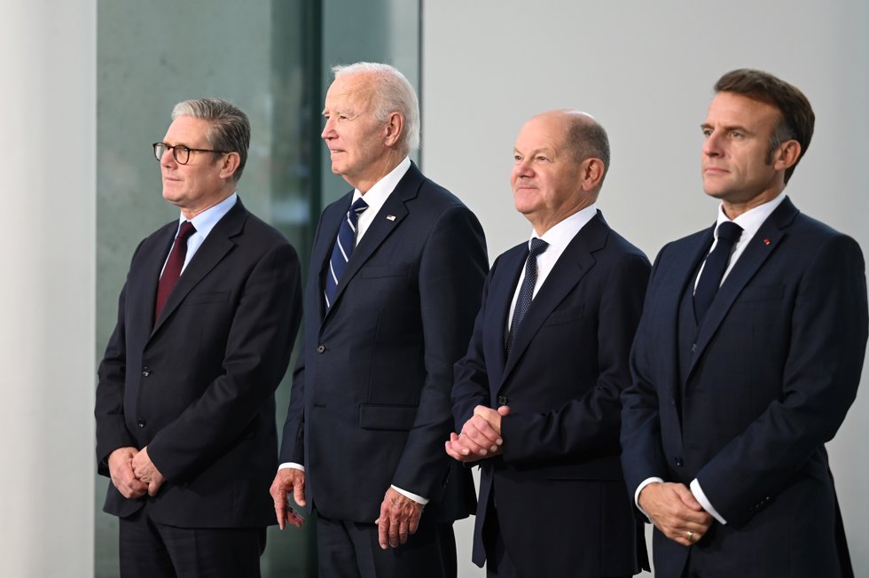 18 October 2024, Berlin: (L-R) UK Prime Minister Keir Starmer, US President Joe Biden, German Chancellor Olaf Scholz and French President Emmanuel Macron pose for a group photo during their meeting at the German Chancellery. Photo: Rabea Gruber/dpa