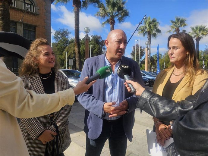 Atención a medios previa a la inauguración de la V Feria del Automóvil de Huelva.