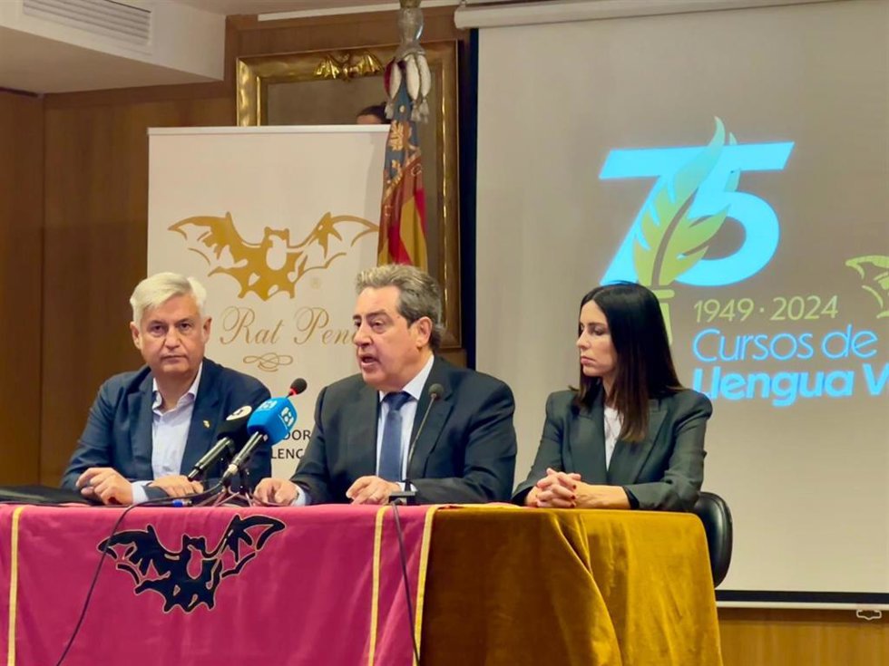 Vox pide la homologación de títulos de Lo Rat Penat y anular actos administrativos de la AVL "fundamentados en el IEC"