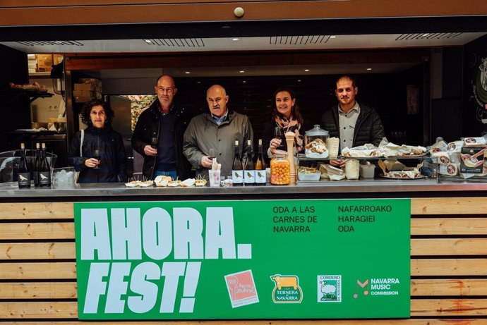 El consejero Aierdi junto a la directora de INTIA, Natalia Bellostas, y representantes de cordero y ternera de Navarra, Javier Ayechu y Malena Sanmillan.