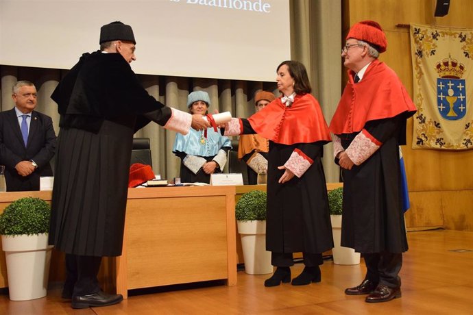 La UVigo inviste doctora honoris causa a María Emilia Casas, "pionera en la defensa de los valores de la justicia".