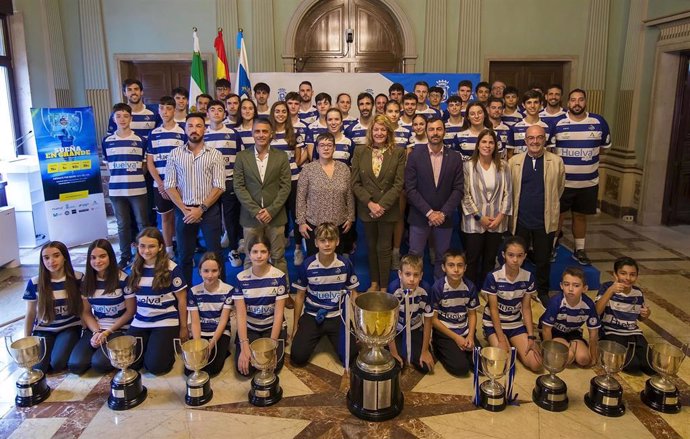 Presentación en el Ayuntamiento de Huelva del Recreativo IES La Orden de bádminton.