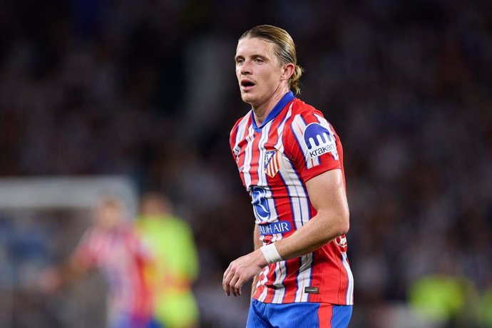 Conor Gallagher of Atletico de Madrid looks on during the LaLiga EA Sports match between Real Sociedad and Atletico de Madrid at Reale Arena on October 6, 2024, in San Sebastian, Spain.