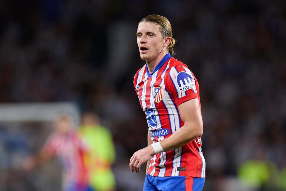 Conor Gallagher of Atletico de Madrid looks on during the LaLiga EA Sports match between Real Sociedad and Atletico de Madrid at Reale Arena on October 6, 2024, in San Sebastian, Spain.