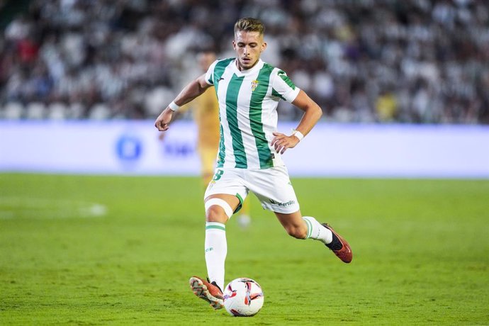 Archivo - Isma Ruiz of Cordoba CF in action during the Spanish league, LaLiga Hypermotion, football match played between Cordoba CF and Malaga CF at La Rosaleda stadium on September 7, 2024, in Cordoba, Spain.