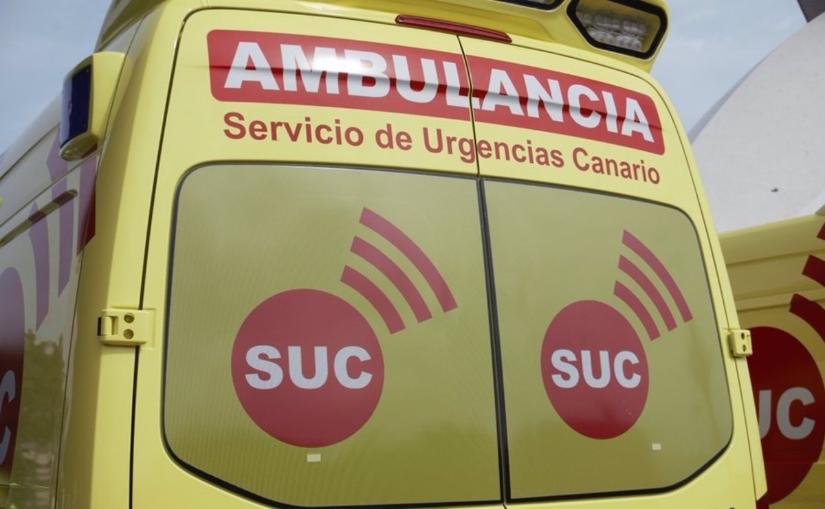 Un motorista resulta herido grave al chocar con una guagua en La Orotava (Tenerife)