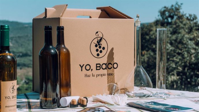 La empresa cordobesa 'Yo, Baco' permite crear vinos en casa con experiencias personalizadas.