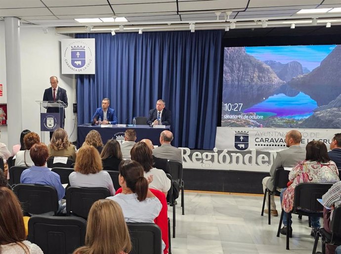 Víctor Marín participa junto con el alcalde de Caravaca, José Francisco García, y el presidente del Consejo Escolar, José Francisco Parra, en la inauguración del XX Encuentro del Consejo Escolar