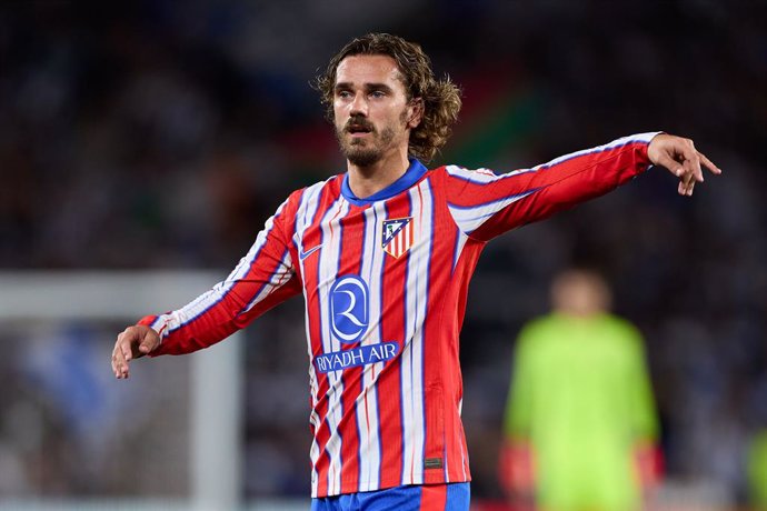 Antoine Griezmann of Atletico de Madrid reacts during the LaLiga EA Sports match between Real Sociedad and Atletico de Madrid at Reale Arena on October 6, 2024, in San Sebastian, Spain.